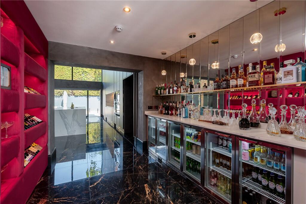 estate agent in wood green